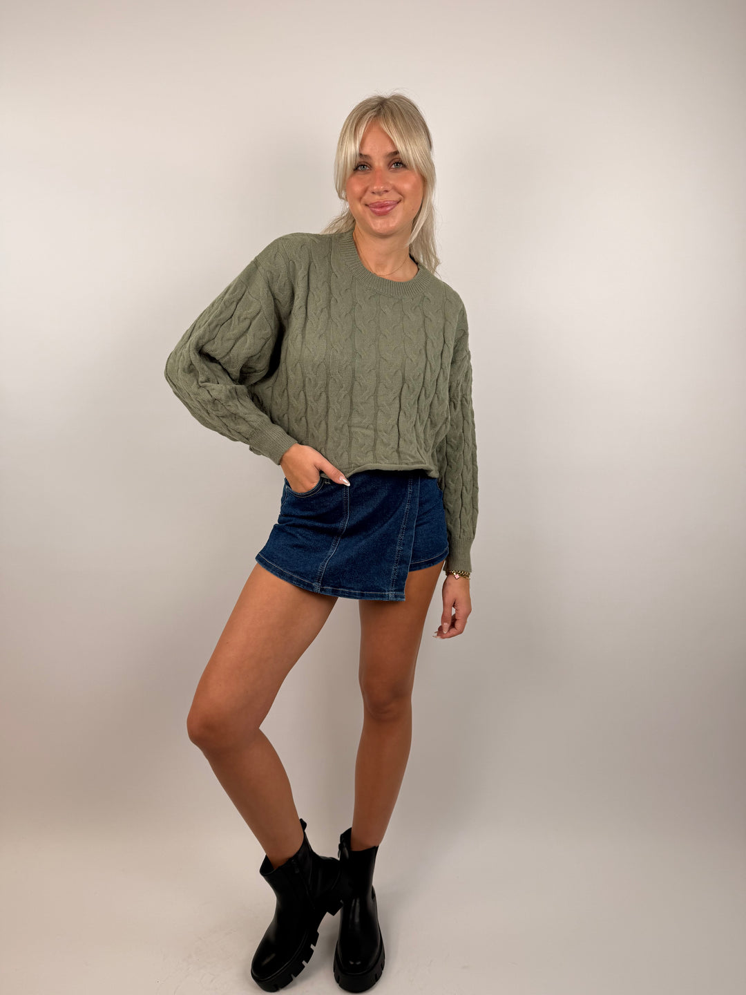 Cropped Strickpullover mit Zopfmuster Linda