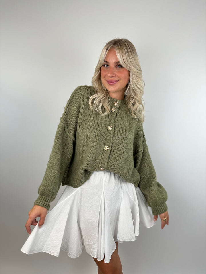 Kurzer Oversize Cardigan mit goldenen Manschettenknöpfen Claire