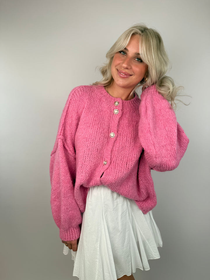 Kurzer Oversize Cardigan mit goldenen Manschettenknöpfen Claire