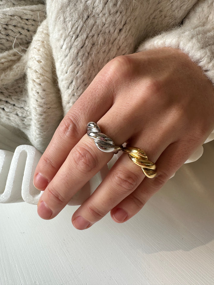 Ring Fluffy Braid