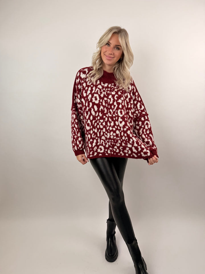 Oversize Pullover mit kleinem Stehkragen und Leoprint