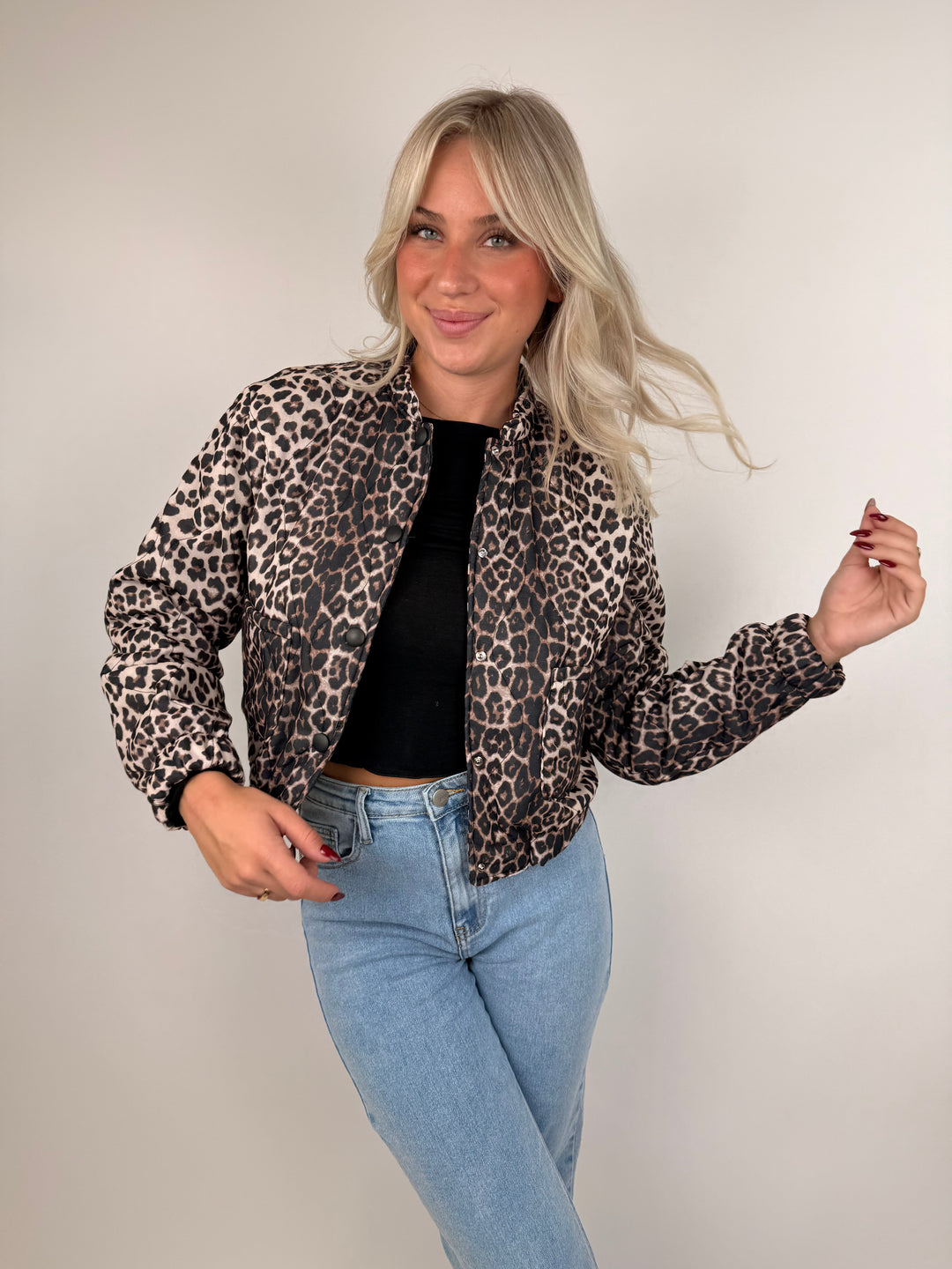 Leichte Bomberjacke mit Leoprint Celina