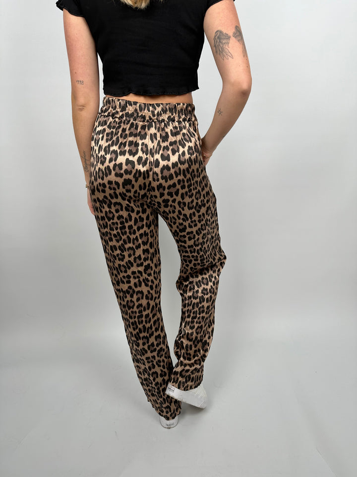 Lockere Hose mit Leoprint Lion (002)