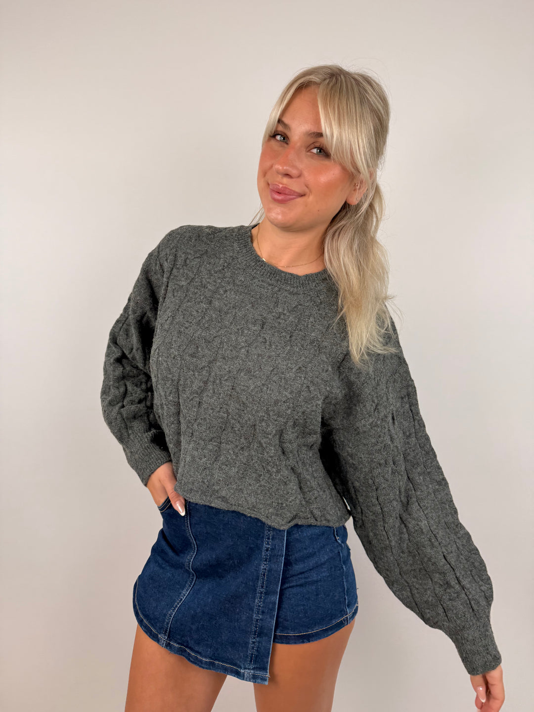 Cropped Strickpullover mit Zopfmuster Linda