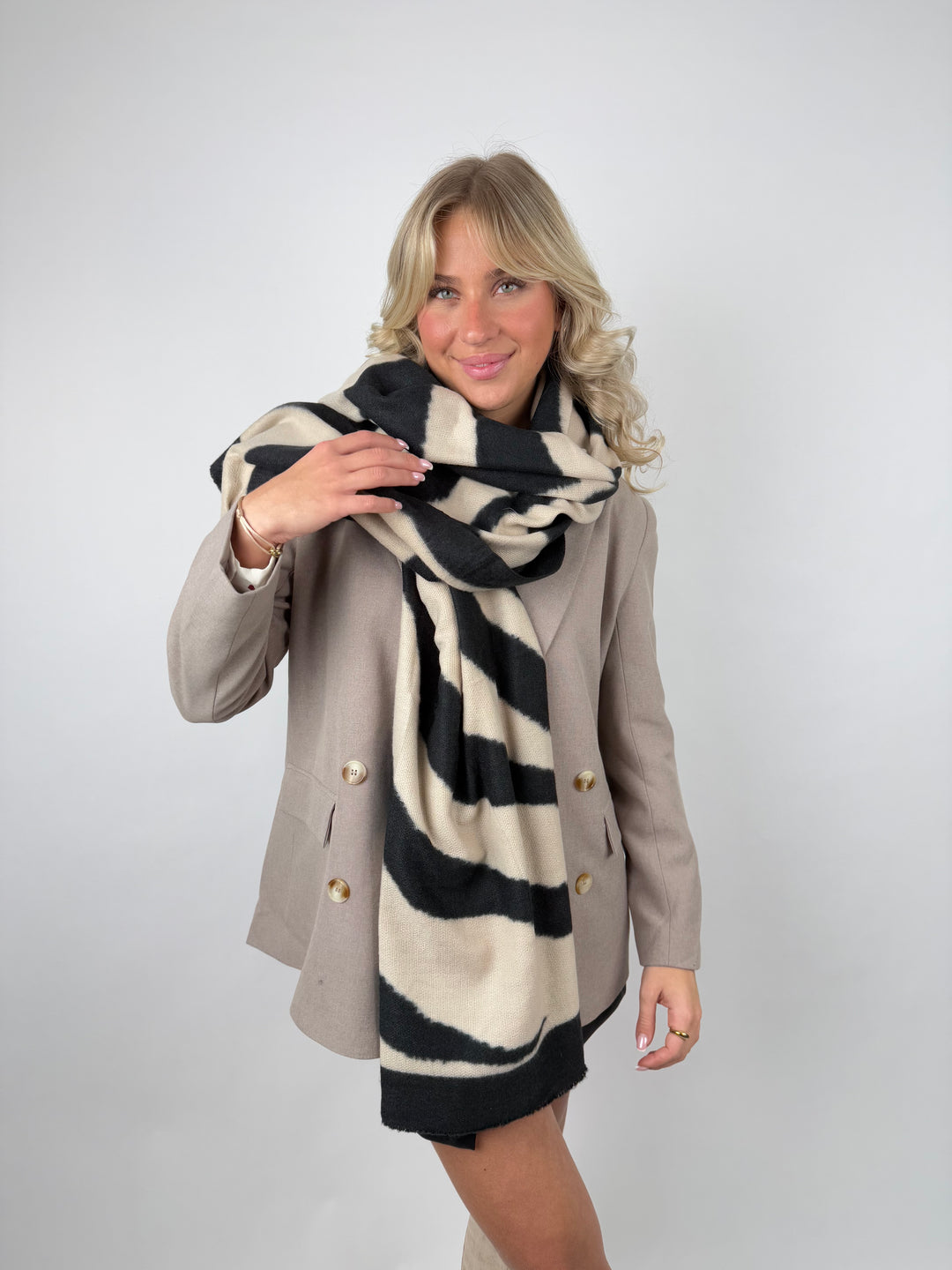 Langer Schal mit Animalprint