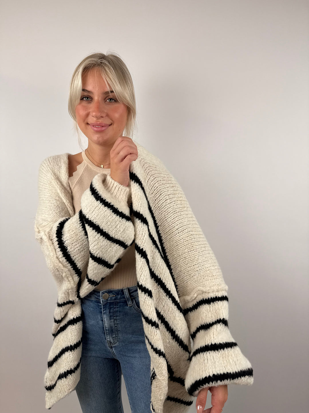 Oversize Strickcardigan Half Stripes