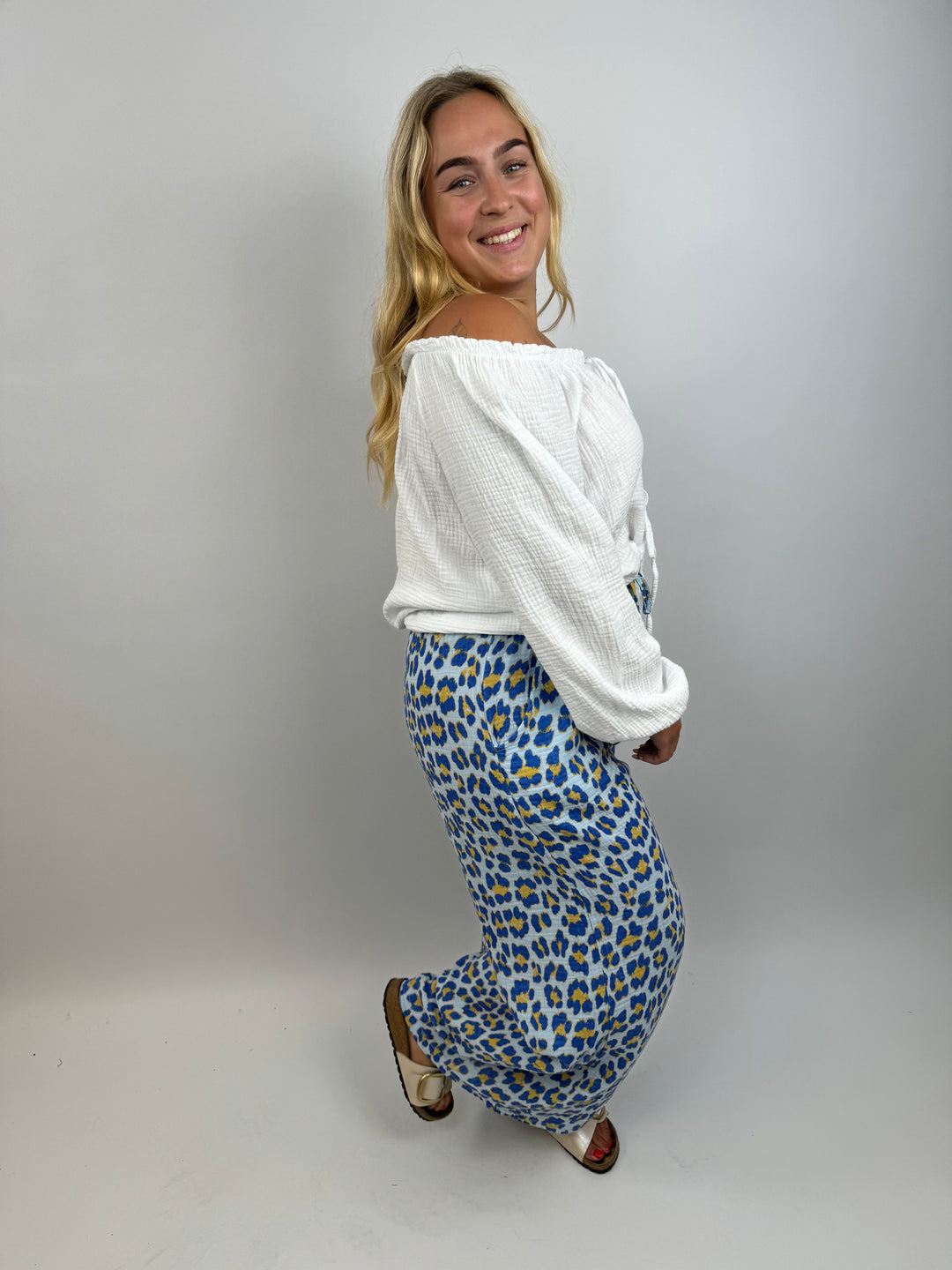 Lange Musselinhose mit Leoprint Leolove