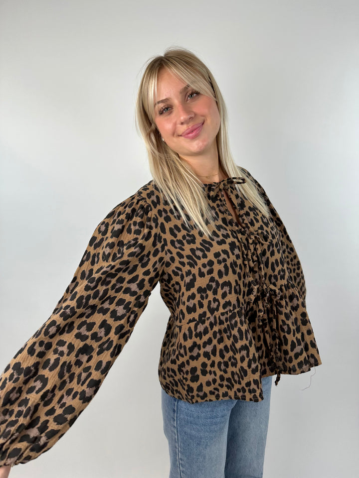 Bluse zum Binden mit Leoprint (lange Ärmel)