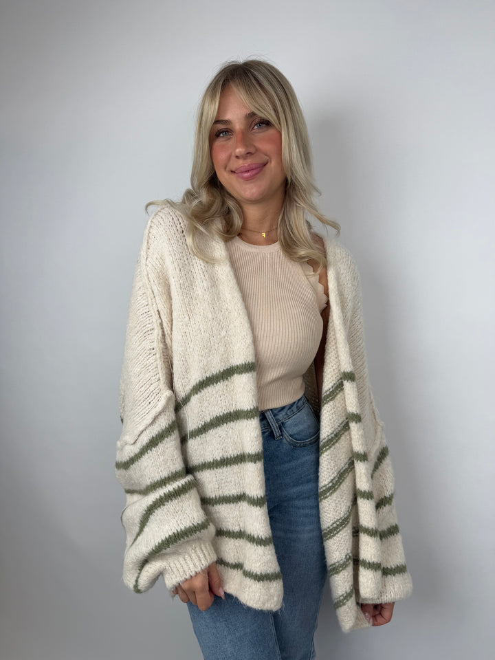 Oversize Strickcardigan Half Stripes