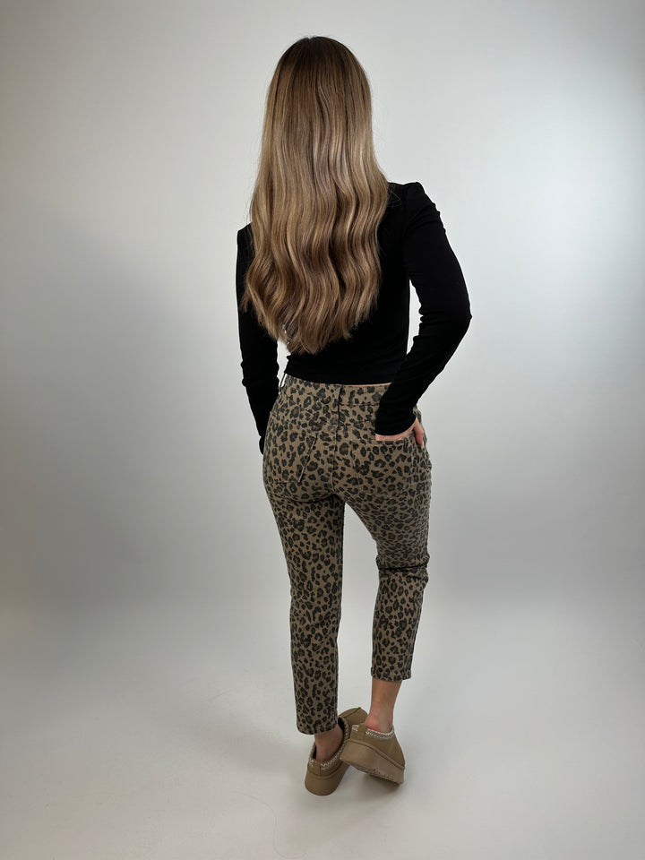 Mom Jeans mit Leoprint (2772)