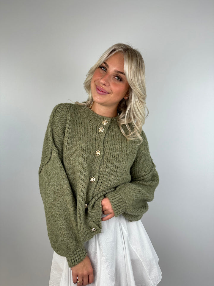 Kurzer Oversize Cardigan mit goldenen Manschettenknöpfen Claire