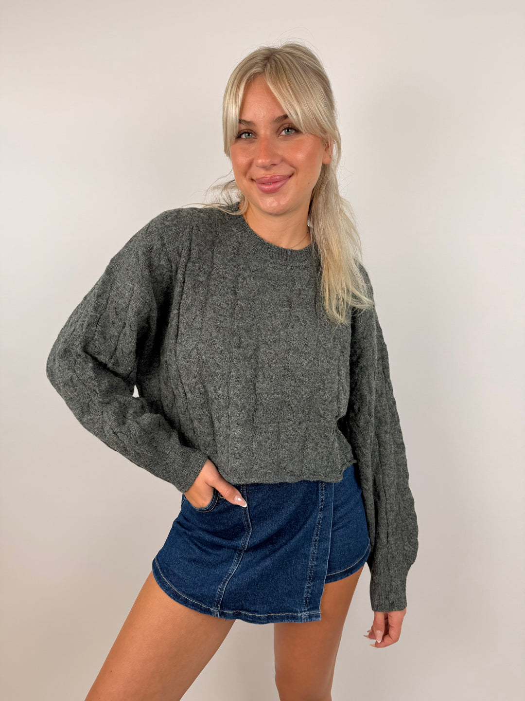 Cropped Strickpullover mit Zopfmuster Linda