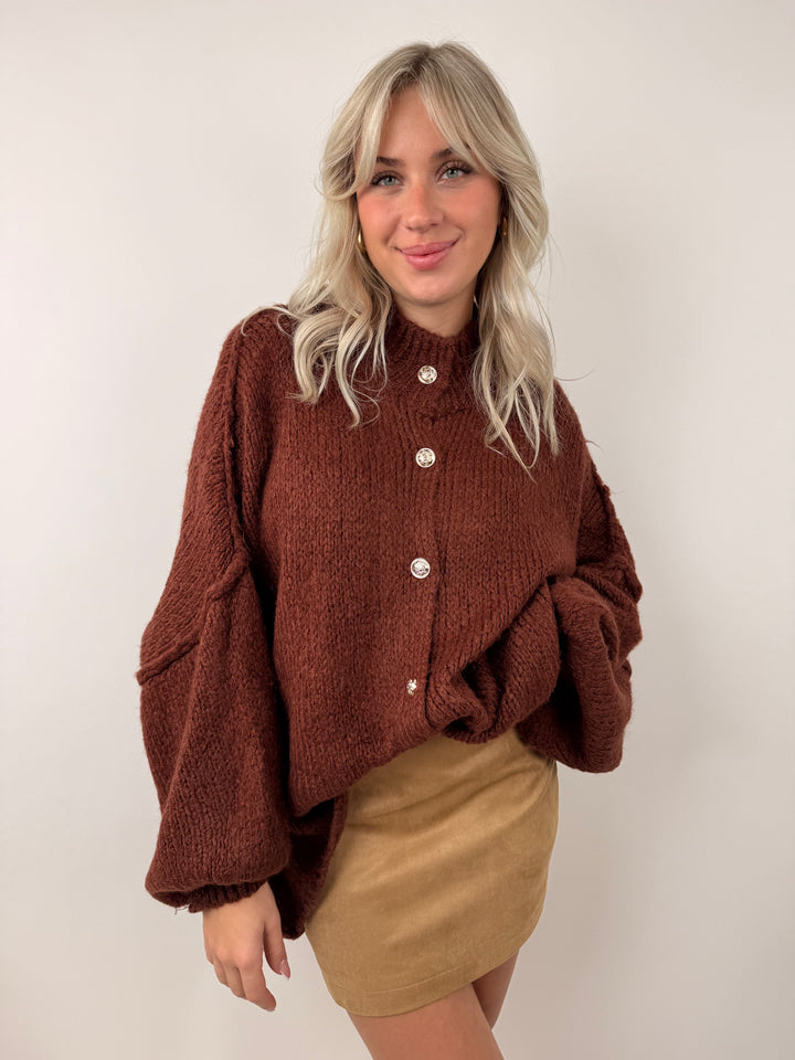 Langer Oversize Cardigan mit goldenen Manschettenknöpfen Claire