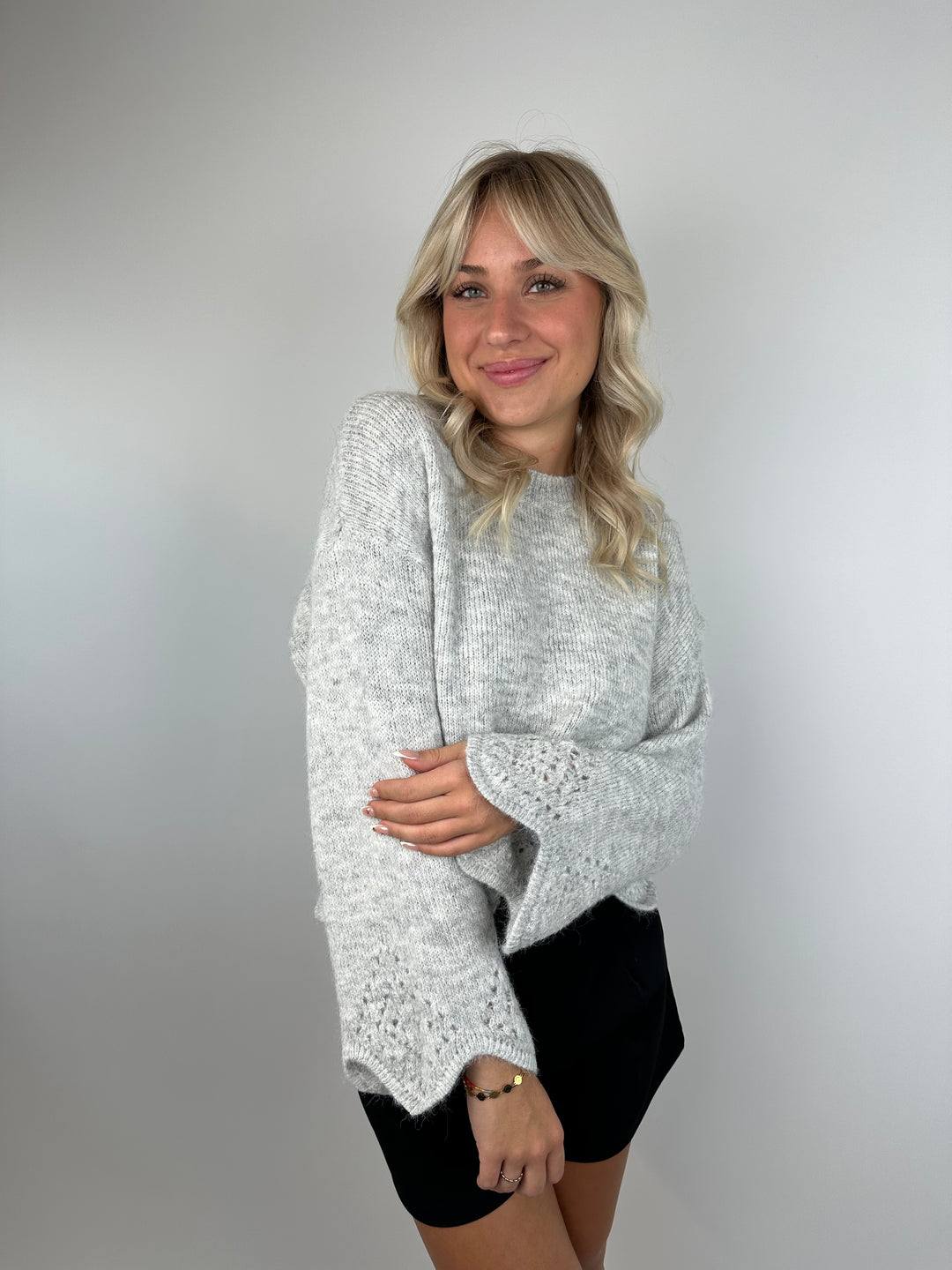 Oversize Pullover mit Lochborte Zula