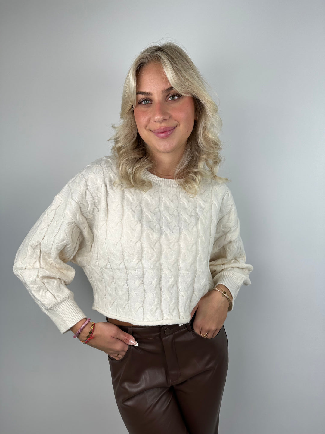 Cropped Strickpullover mit Zopfmuster Linda