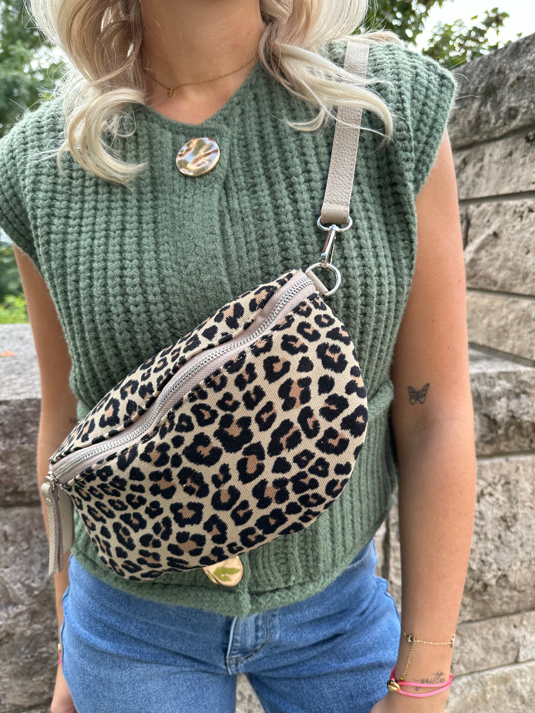 Crossbody Bag mit Leoprint Wild Autumn