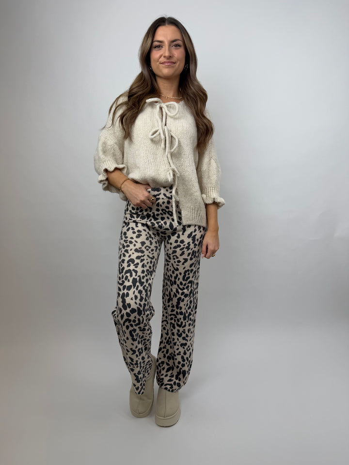 Comfy Hose mit Leoprint