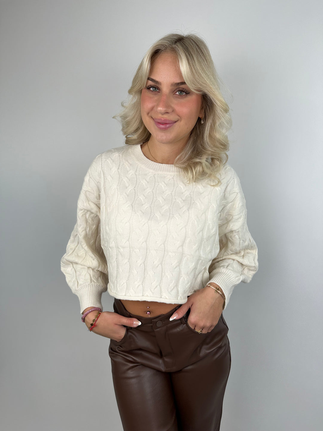 Cropped Strickpullover mit Zopfmuster Linda