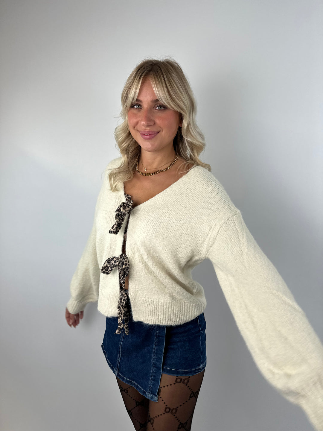 Cardigan Leo Bows