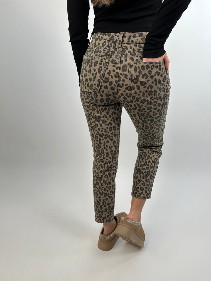 Mom Jeans mit Leoprint (2772)