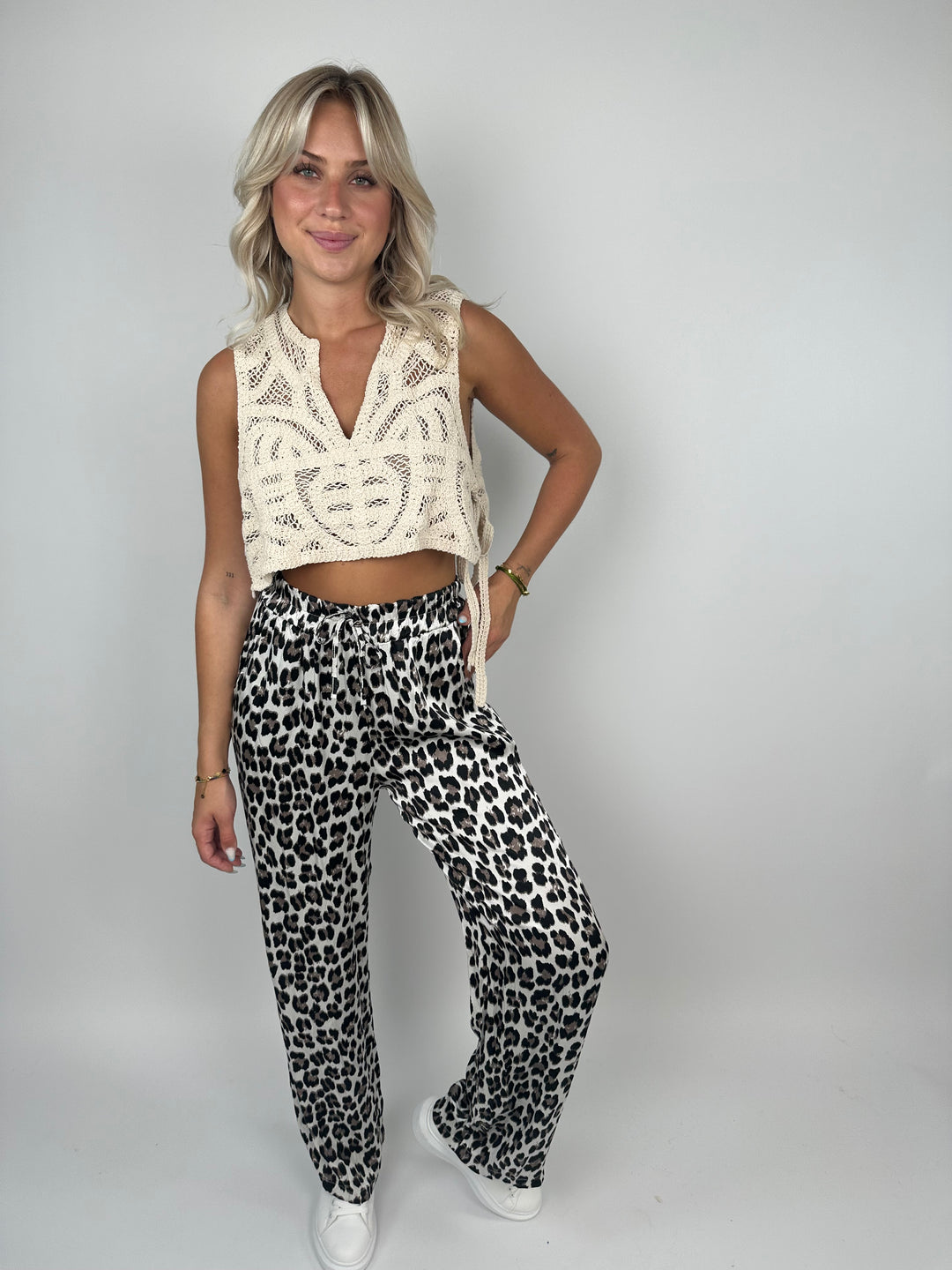 Lockere Hose mit Leoprint Lion (002)