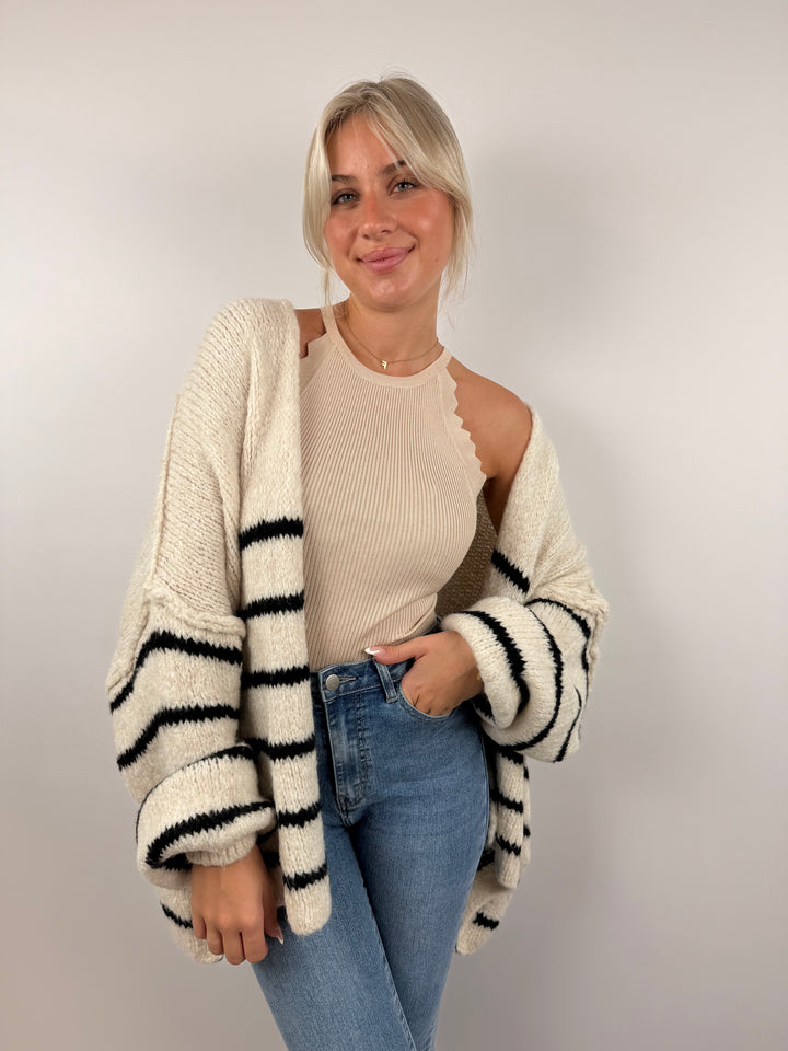 Oversize Strickcardigan Half Stripes