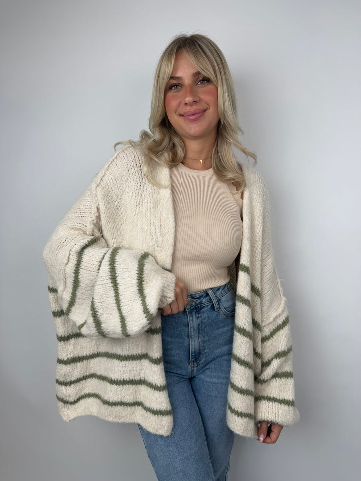 Oversize Strickcardigan Half Stripes