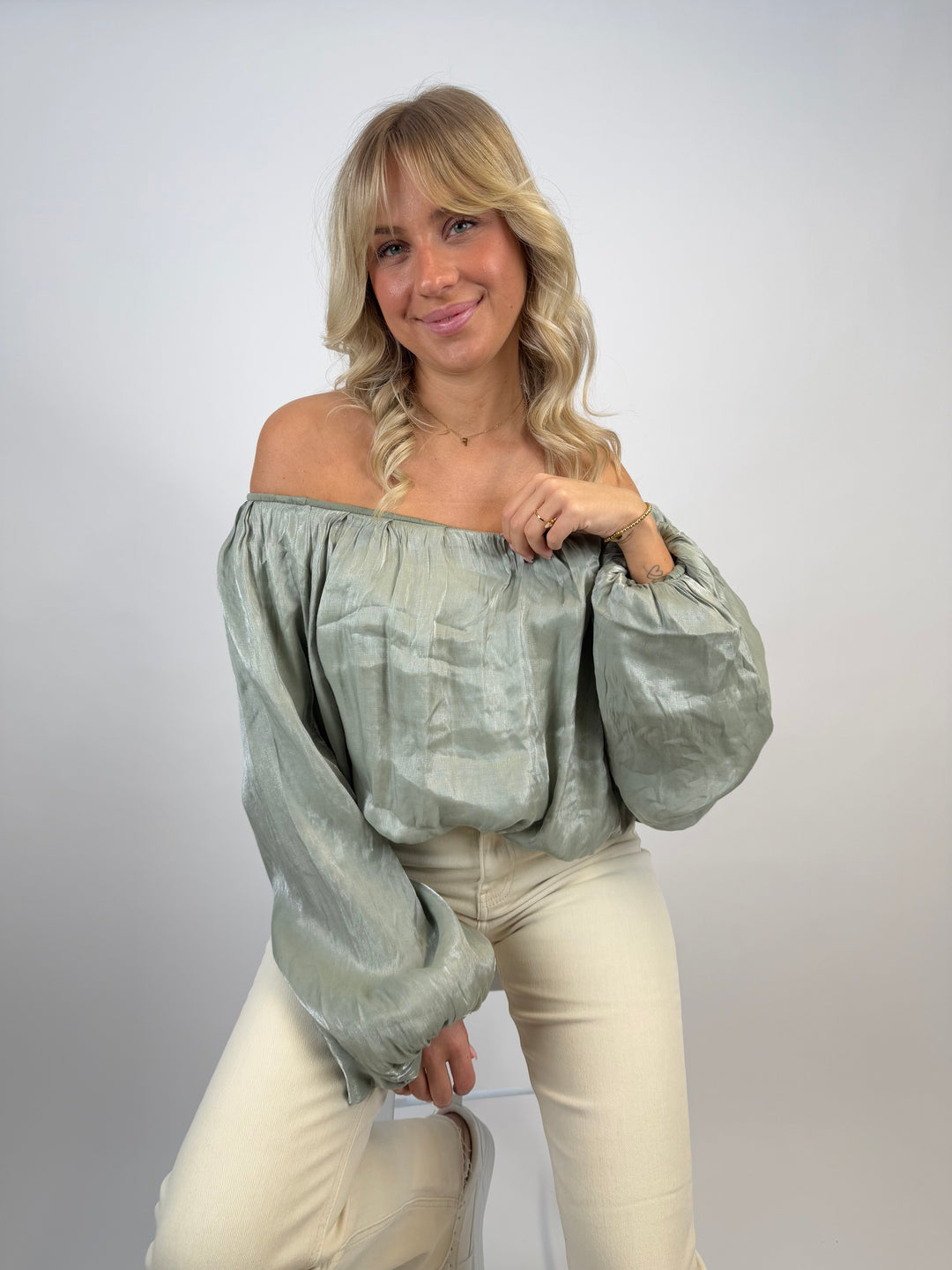 Offshoulder Bluse in Satinoptik Miriam