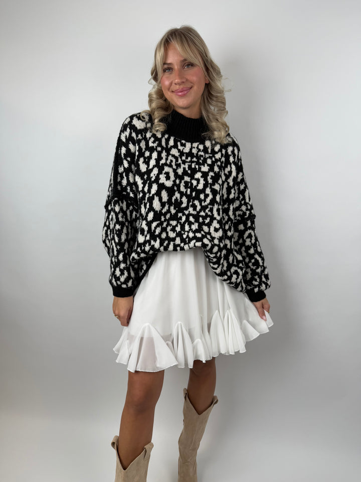 Oversize Pullover mit kleinem Stehkragen und Leoprint