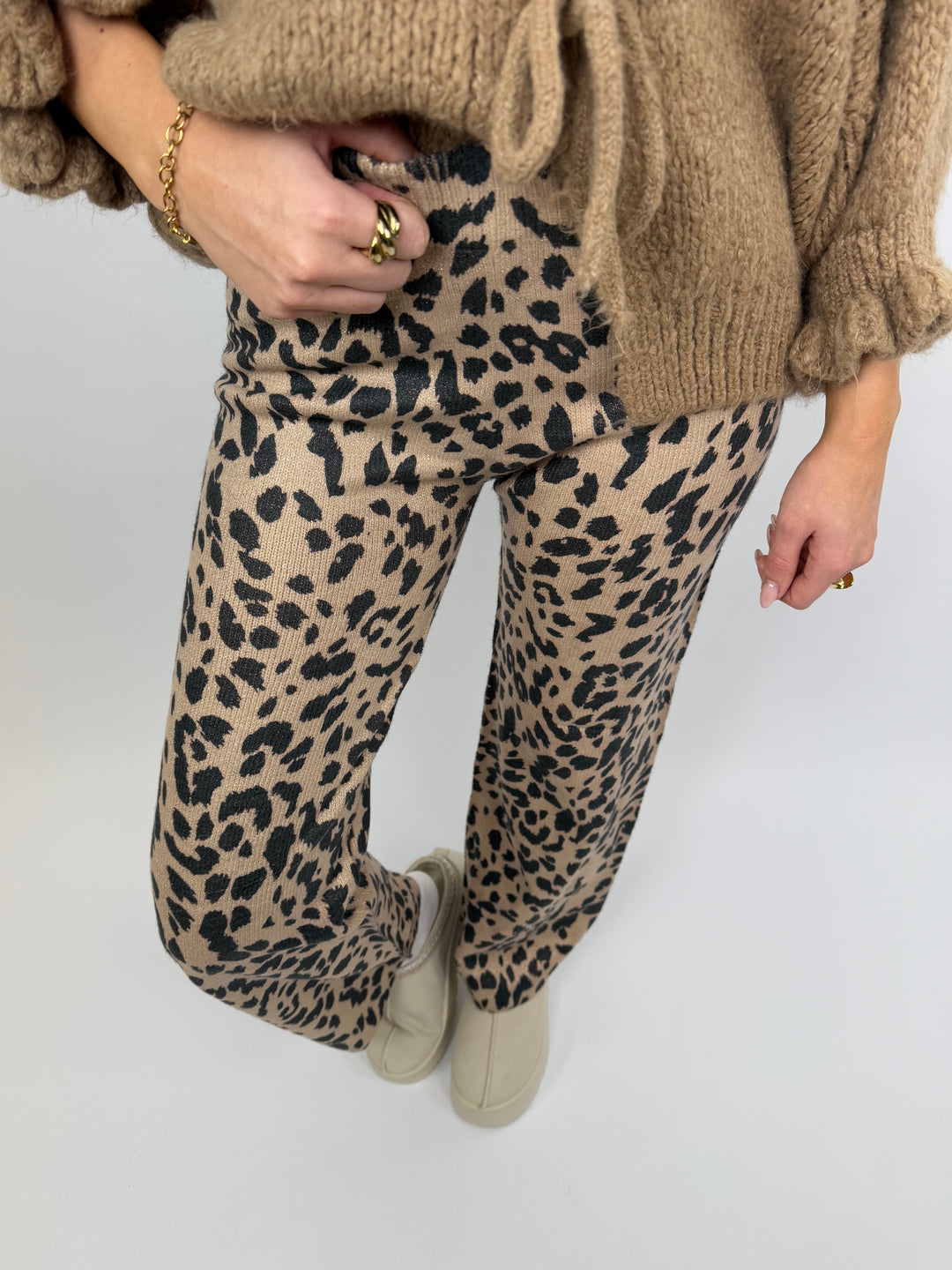 Comfy Hose mit Leoprint