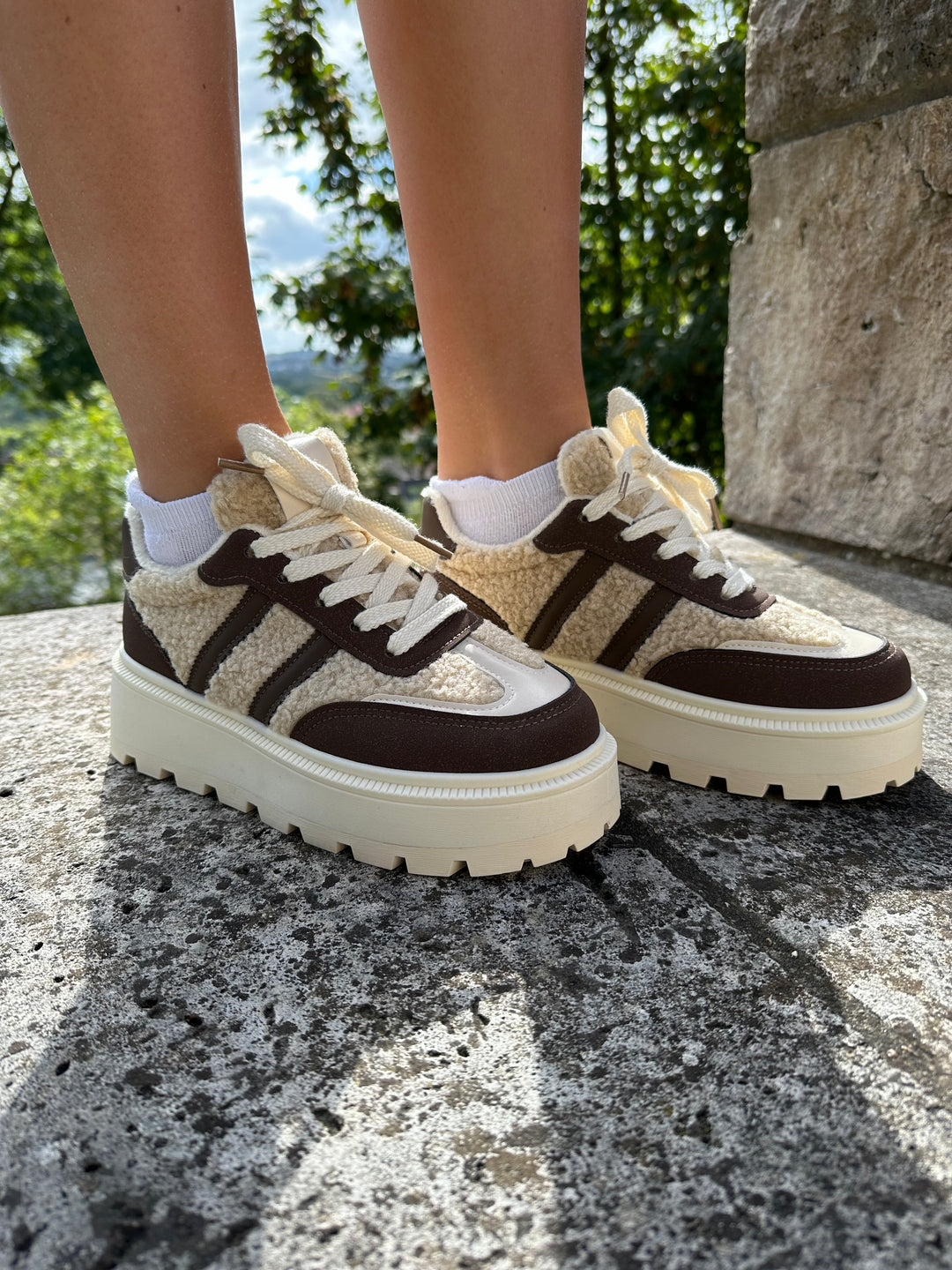 Plateau Sneaker mit Teddyfell