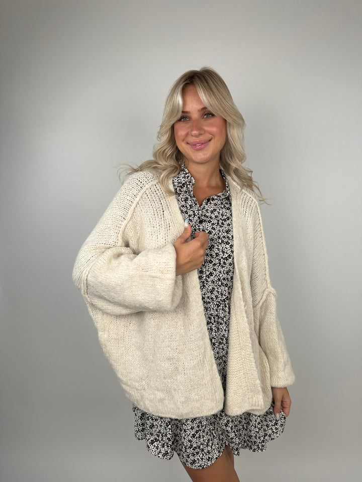 Kurzer Oversize Cardigan Super Cozy