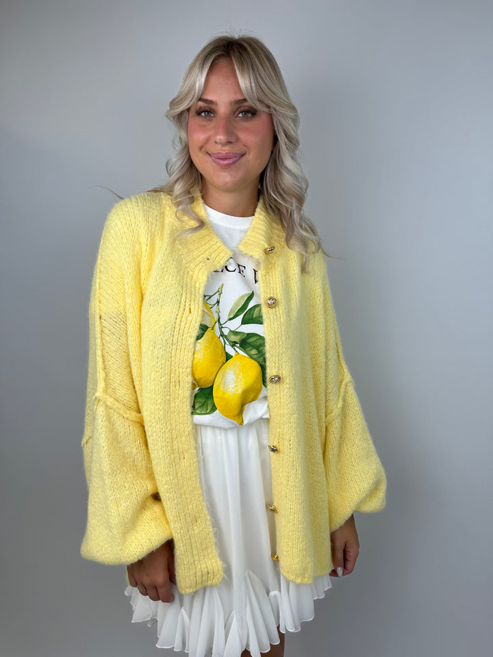 Langer Oversize Cardigan mit goldenen Manschettenknöpfen Claire