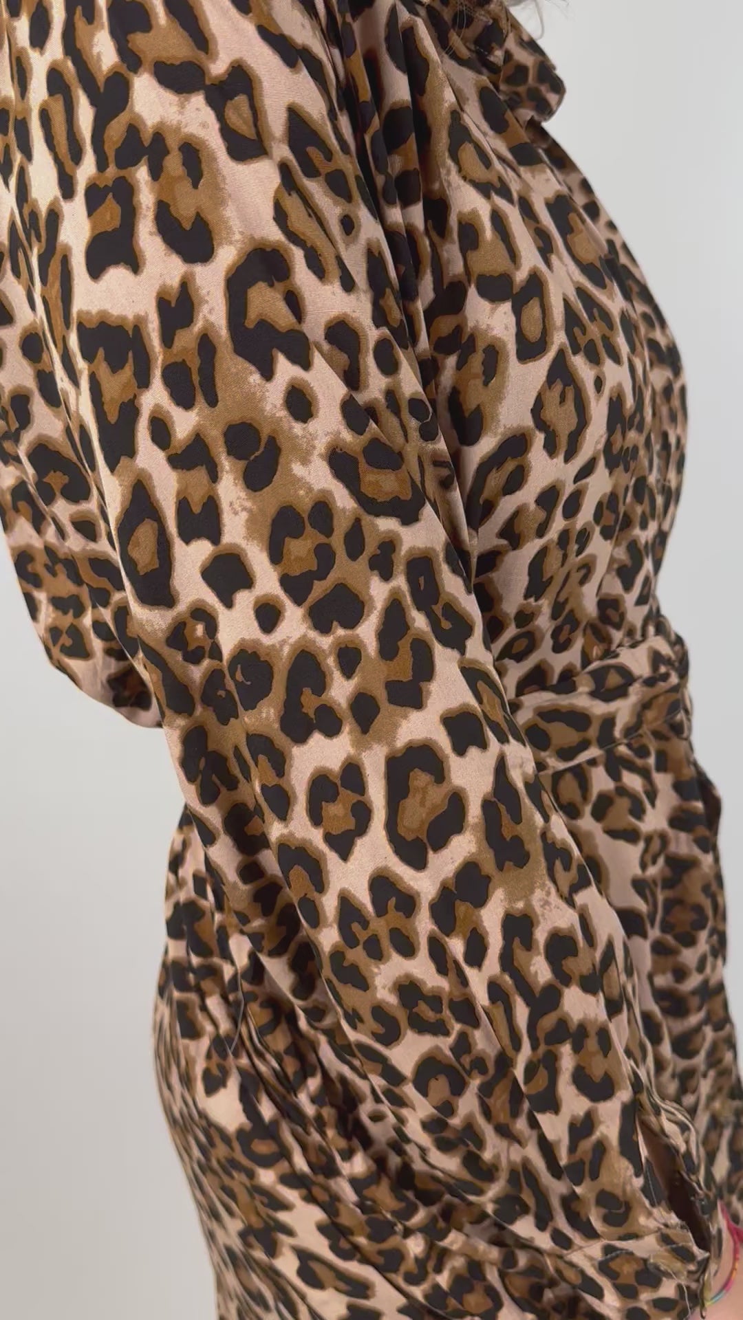 Langes Kleid mit Leoprint Wild